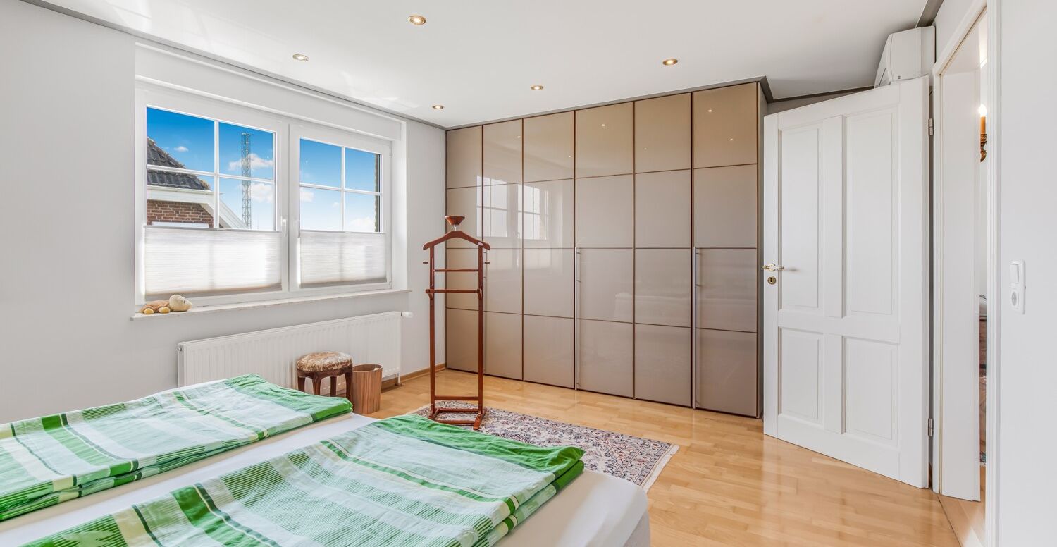 Schlafzimmer DG