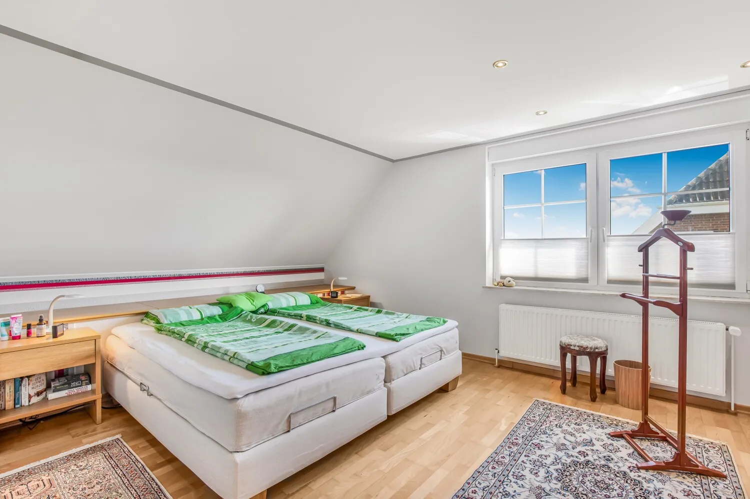 Schlafzimmer DG