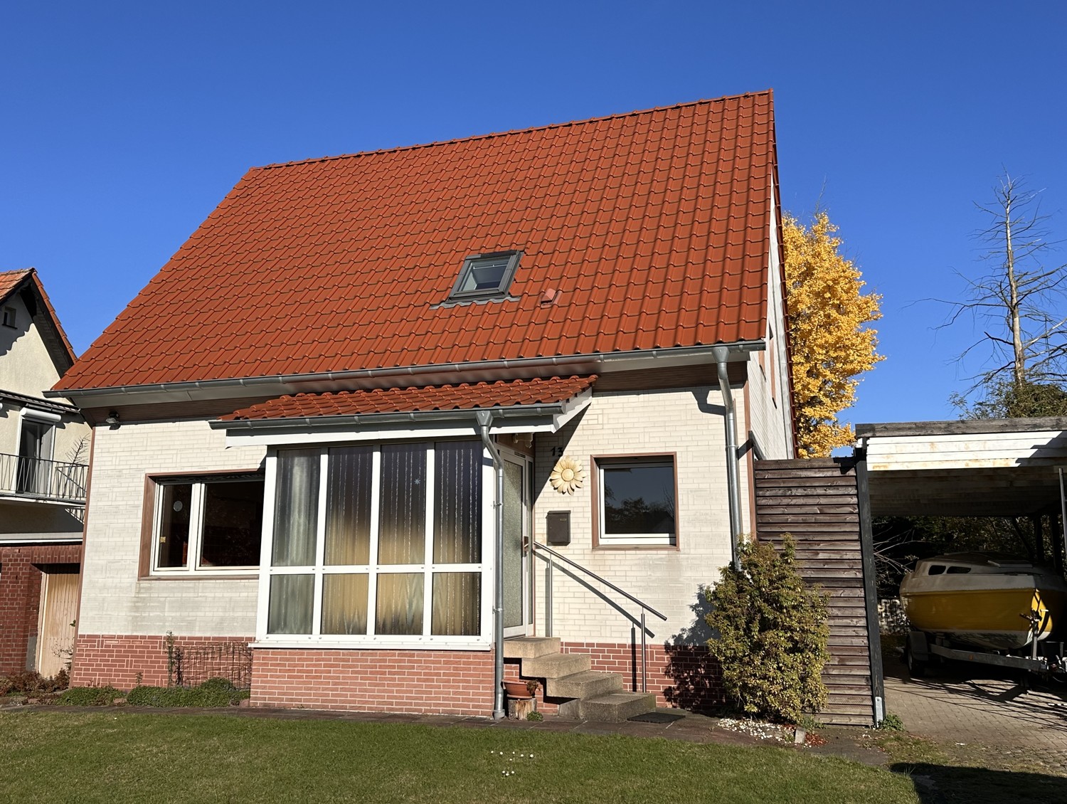 Freistehendes Einfamilienhaus mit vielen Gestaltungsmöglichkeiten