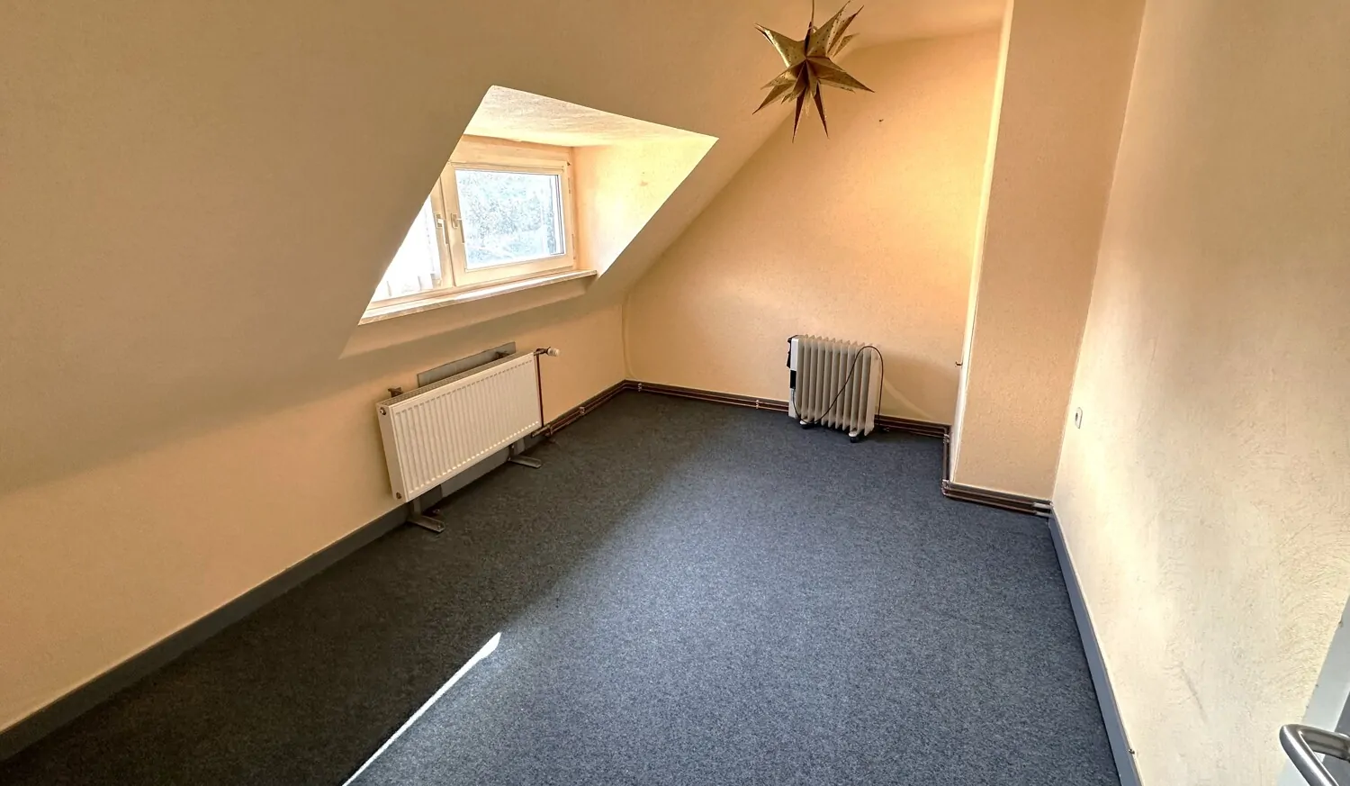 Zimmer 1 Dachgeschoss