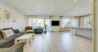 von_poll_real_estate_property_25457008_image_1