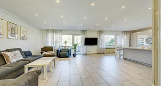 von_poll_real_estate_property_25457008_image_0