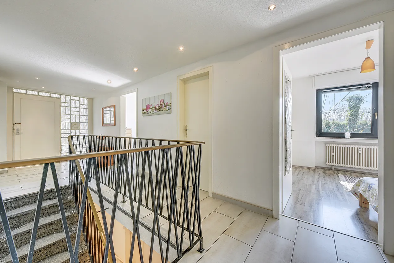 Diele + Treppenhaus im EG