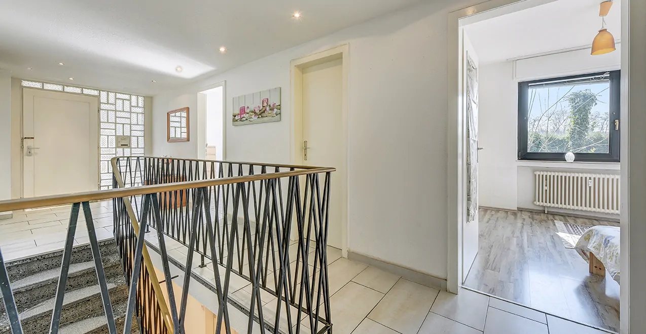 Diele + Treppenhaus im EG