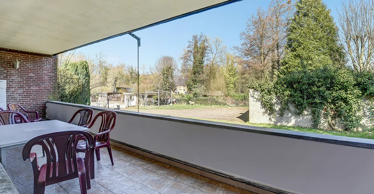 Terrasse mit Gartenblick