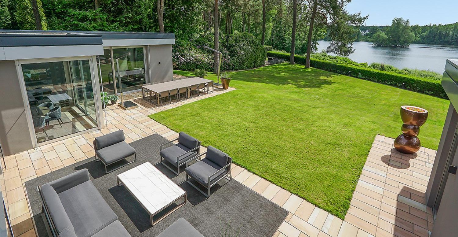 Exklusiver Designer Luxus Bungalow        mit High-End-Ausstattung   auf einzigartigem Seegründstück