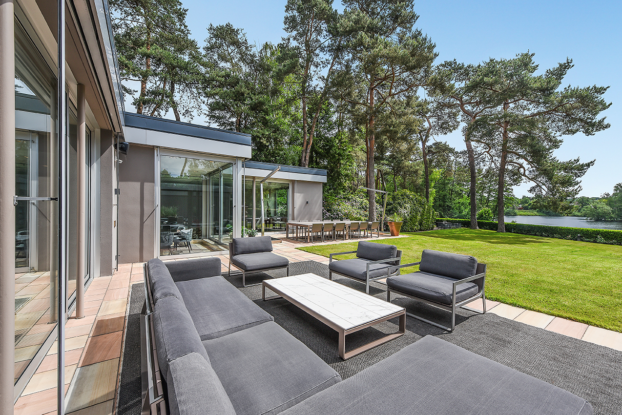 Terrasse und Garten