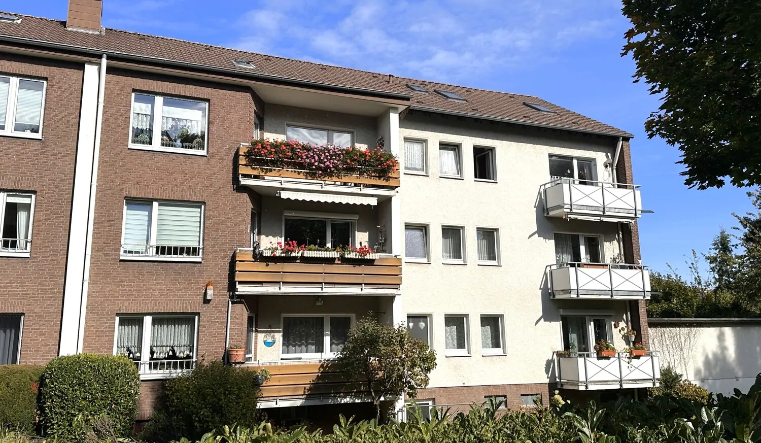 Gebäude Strassenseite