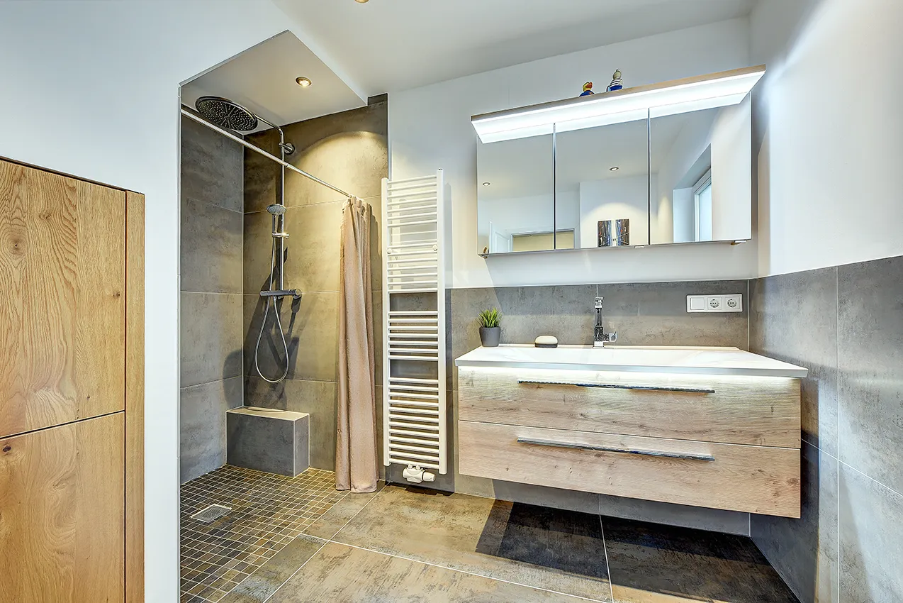 Badezimmer im Obergeschoss