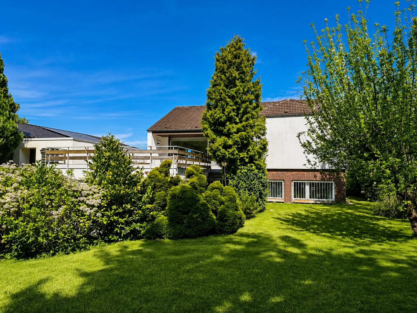 Großes Einfamilienhaus mit vielen Gestaltungsmöglichkeiten in ruhiger Bestlage