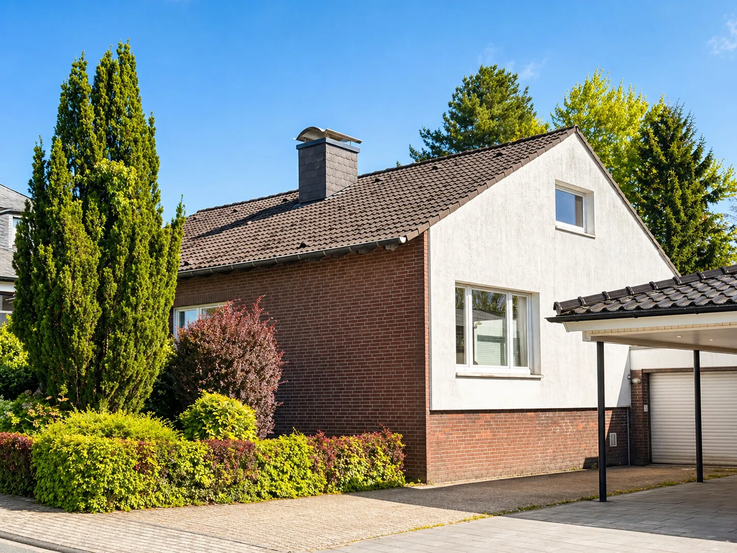 Straßenansicht des Hauses