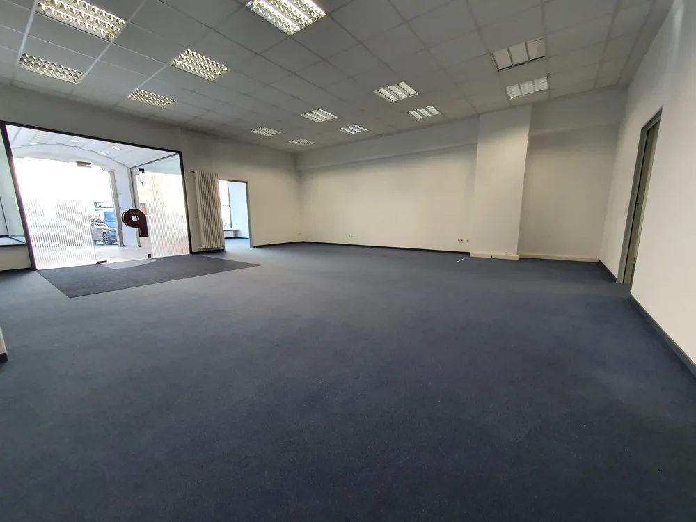 Espaces de bureaux/commerces idéalement situés et accessibles aux personnes à mobilité réduite