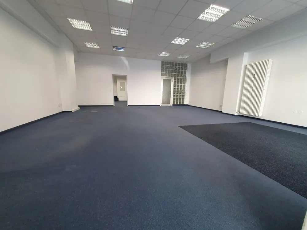 Espaces de bureaux/commerces idéalement situés et accessibles aux personnes à mobilité réduite