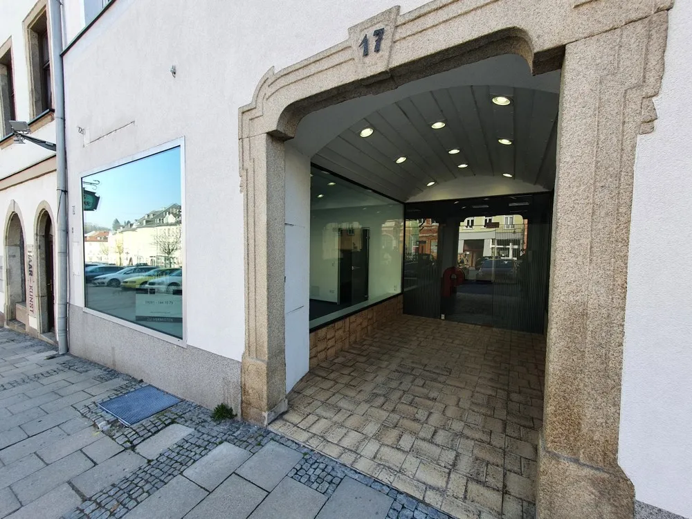 Espaces de bureaux/commerces idéalement situés et accessibles aux personnes à mobilité réduite