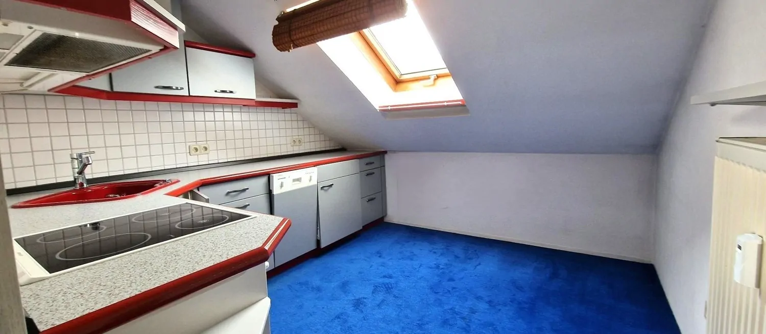 Küche mit Einbauküche