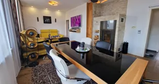 von_poll_real_estate_property_25468004_image_0