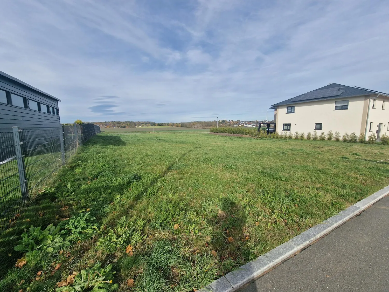 **Voll erschlossenes Baugrundstück im attraktiven Neubaugebiet von Trogen**