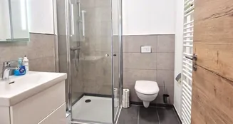 von_poll_real_estate_property_25468013_image_11