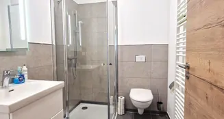 von_poll_real_estate_property_25468013_image_12