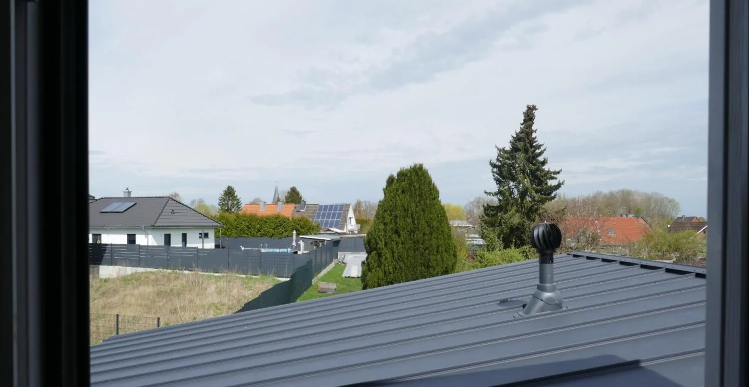 Neubau-Doppelhaushälfte mit großem Grundstück – perfekte Anbindung Richtung Ostsee