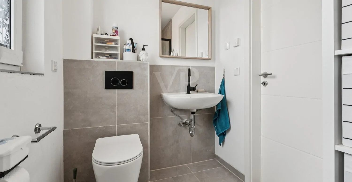 Bad 2. Wohneinheit Obergeschoss