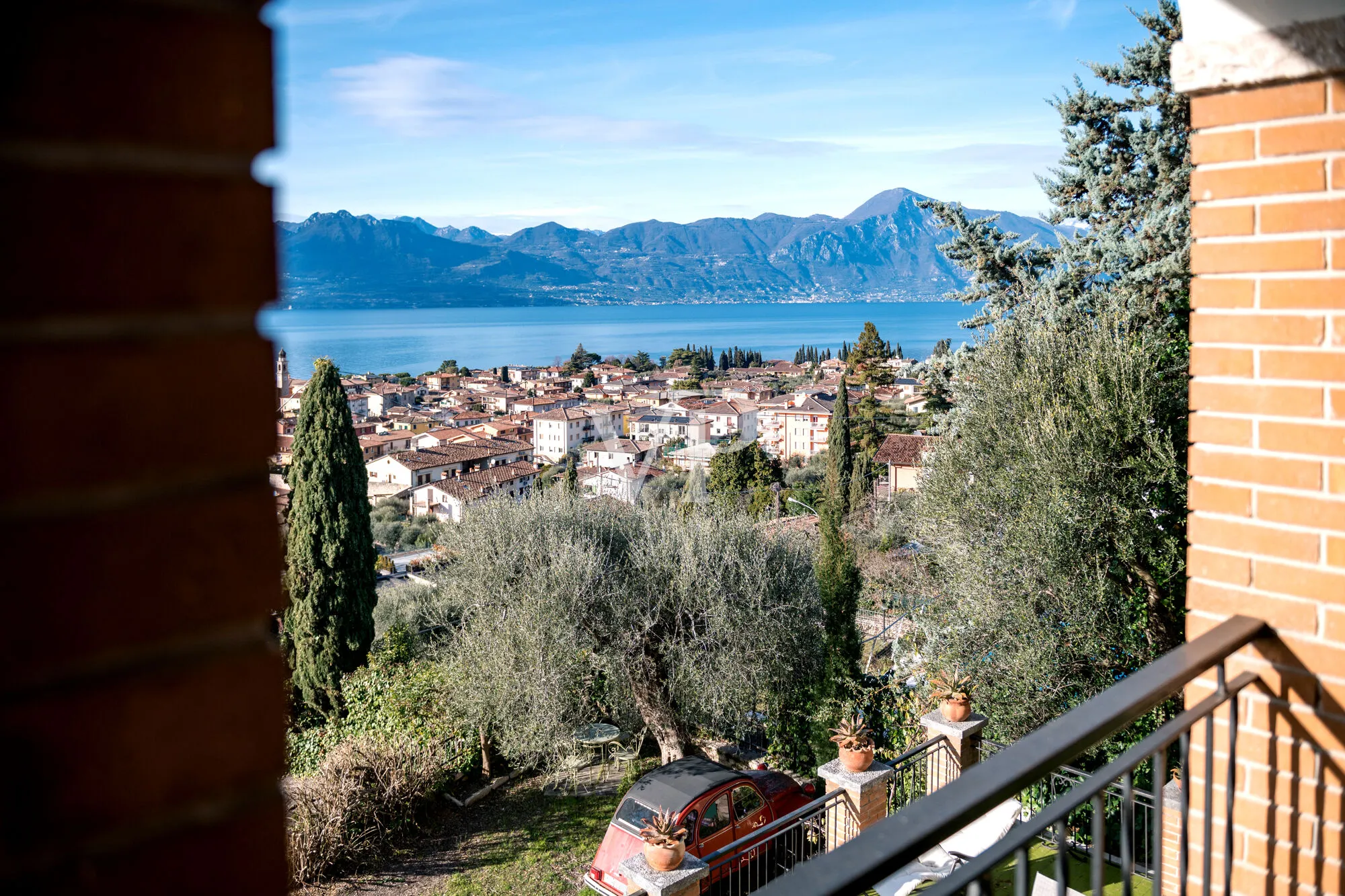 Exklusive Liegenschaft mit Seeblick und Ausbaupotenzial
