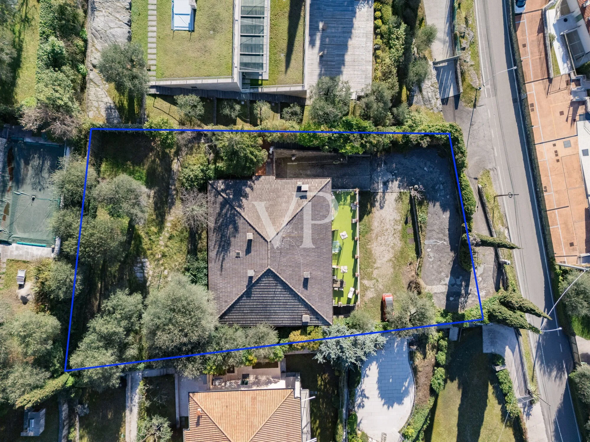 Exklusive Liegenschaft mit Seeblick und Ausbaupotenzial