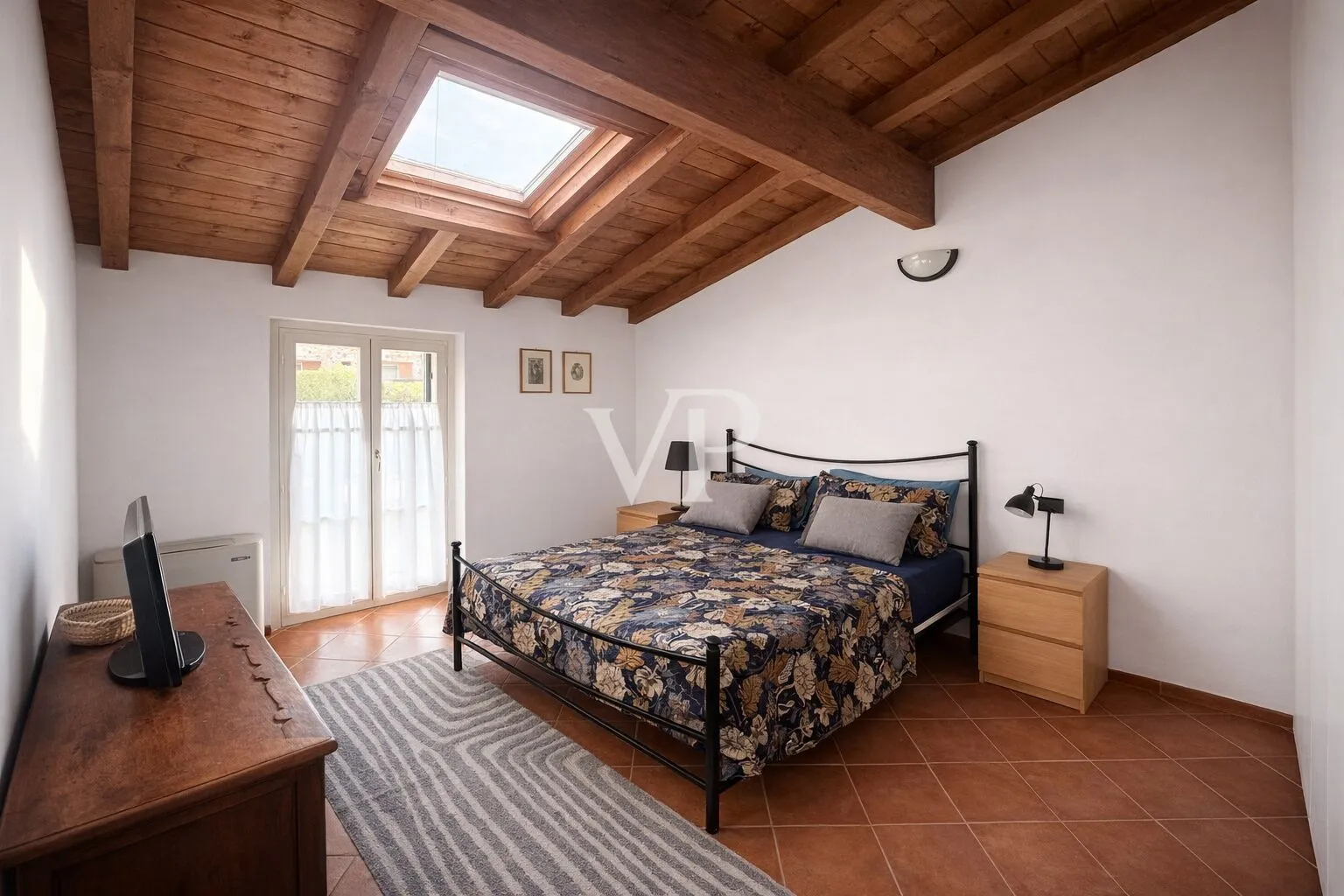 Tranquillo trilocale con piscina e garage vicino al lago
