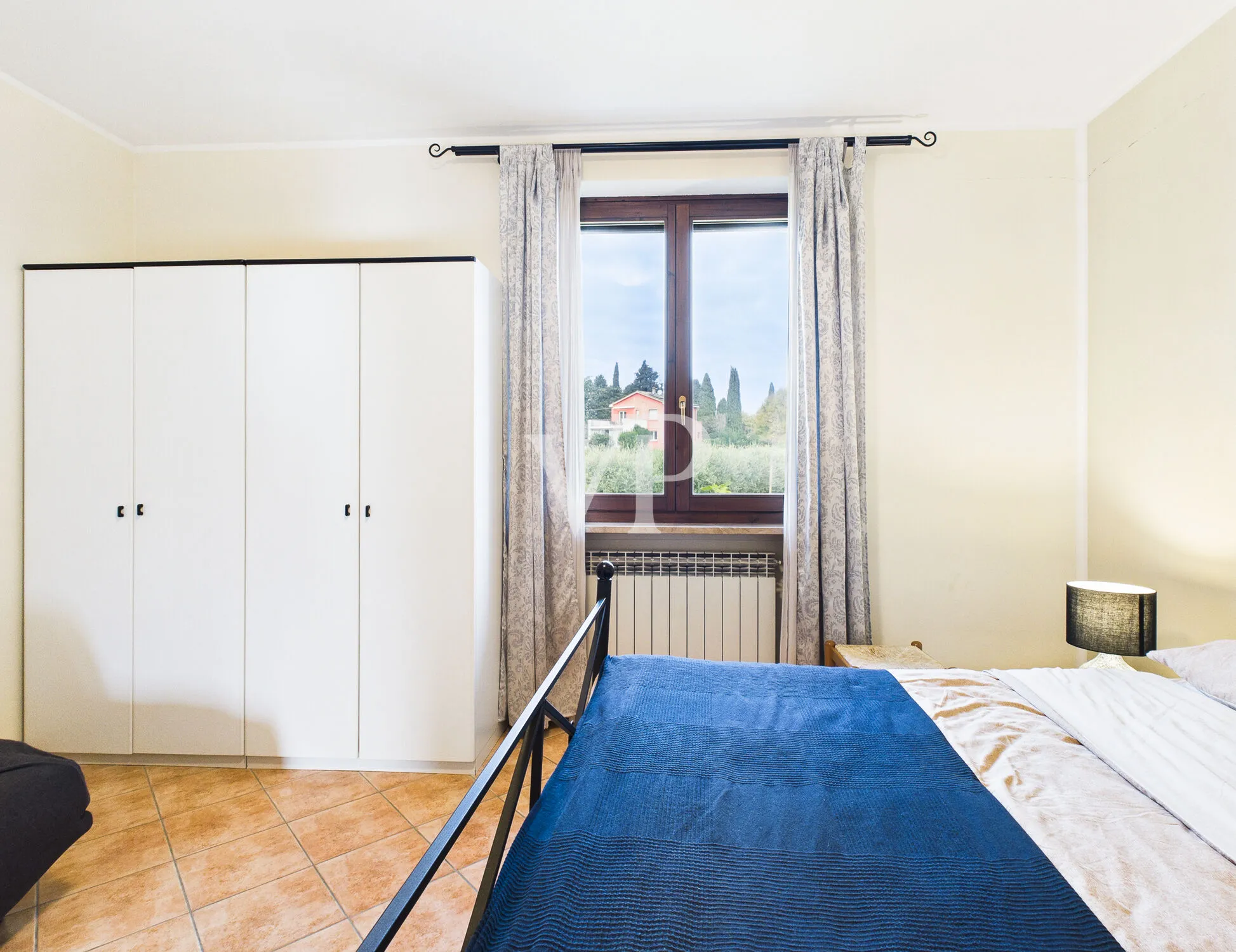 Colà di Lazise - Elegant three-room apartment with pool and panoramic view