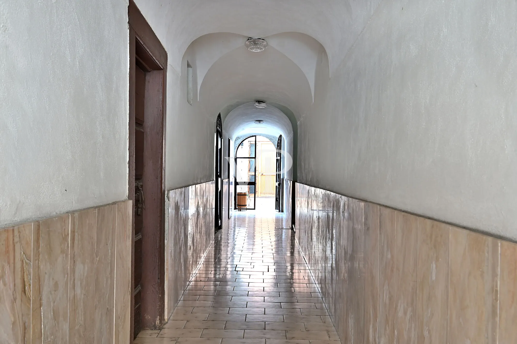 Edificio histórico emblemático en el corazón de Salò