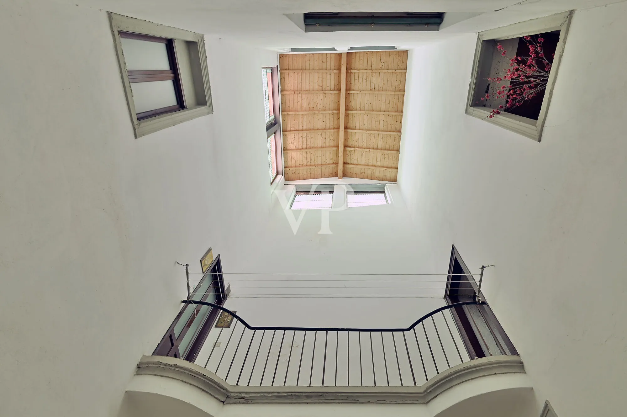 Edificio histórico emblemático en el corazón de Salò