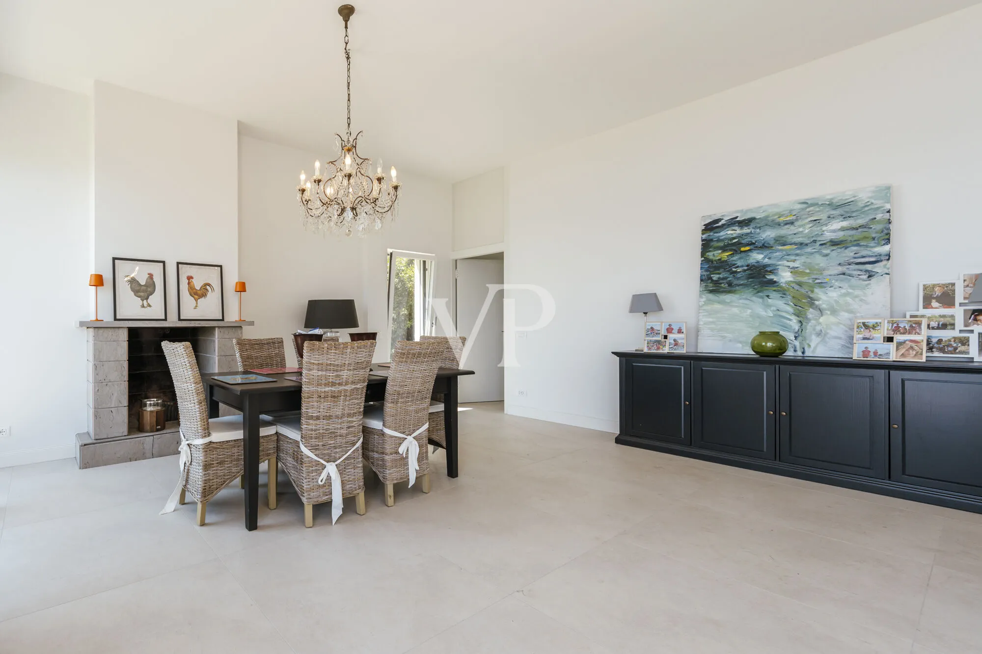 Elegante Villa mit Seeblick, Panoramaterrassen und Schwimmbad