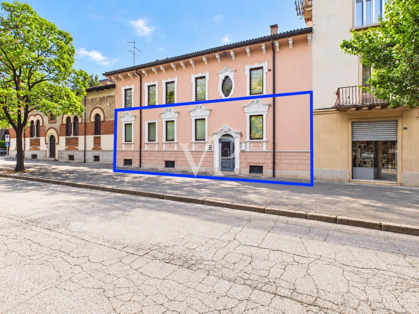 Appartamento in bifamiliare ristrutturato con garage