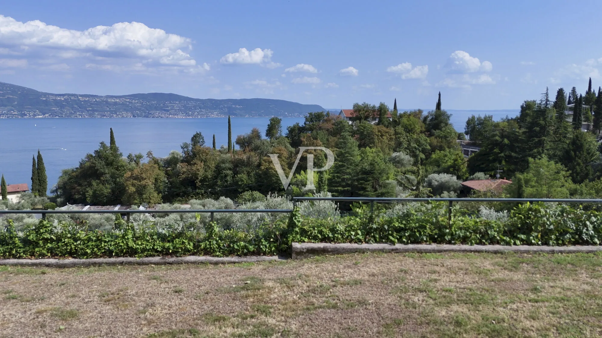 Exklusive Villa mit Seeblick in Toscolano Maderno