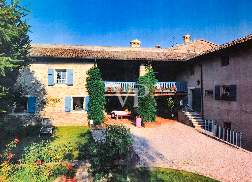 Charming rustico, freshly renovated and refurbished, close to the golf course
