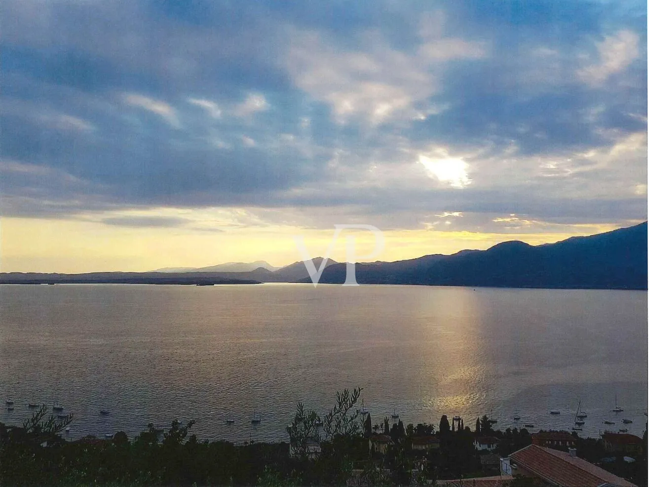 Premiumvilla in sonnenverwöhnter Lage mit Seesicht