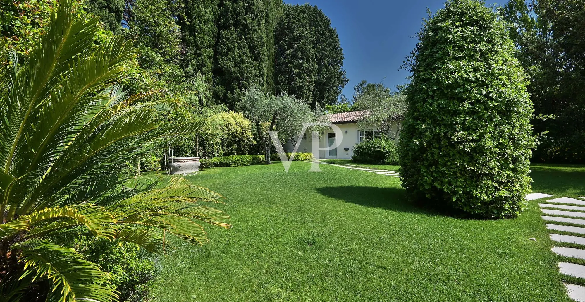 Herrschaftliche Villa mit bezauberndem Seeblick