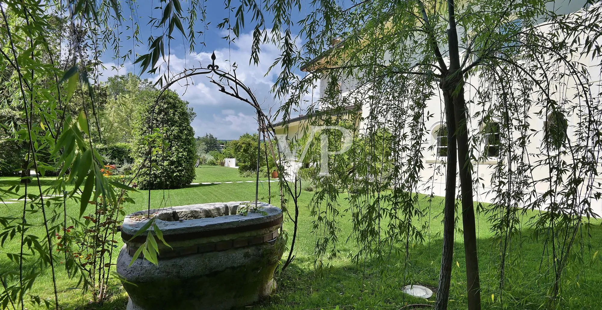 Herrschaftliche Villa mit bezauberndem Seeblick