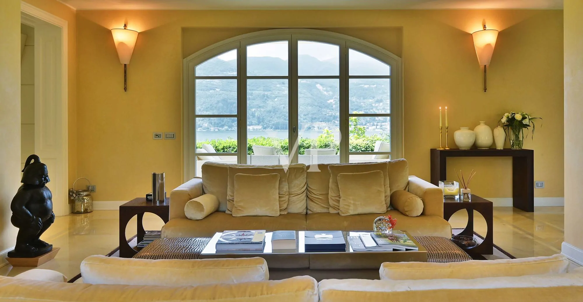 Herrschaftliche Villa mit bezauberndem Seeblick