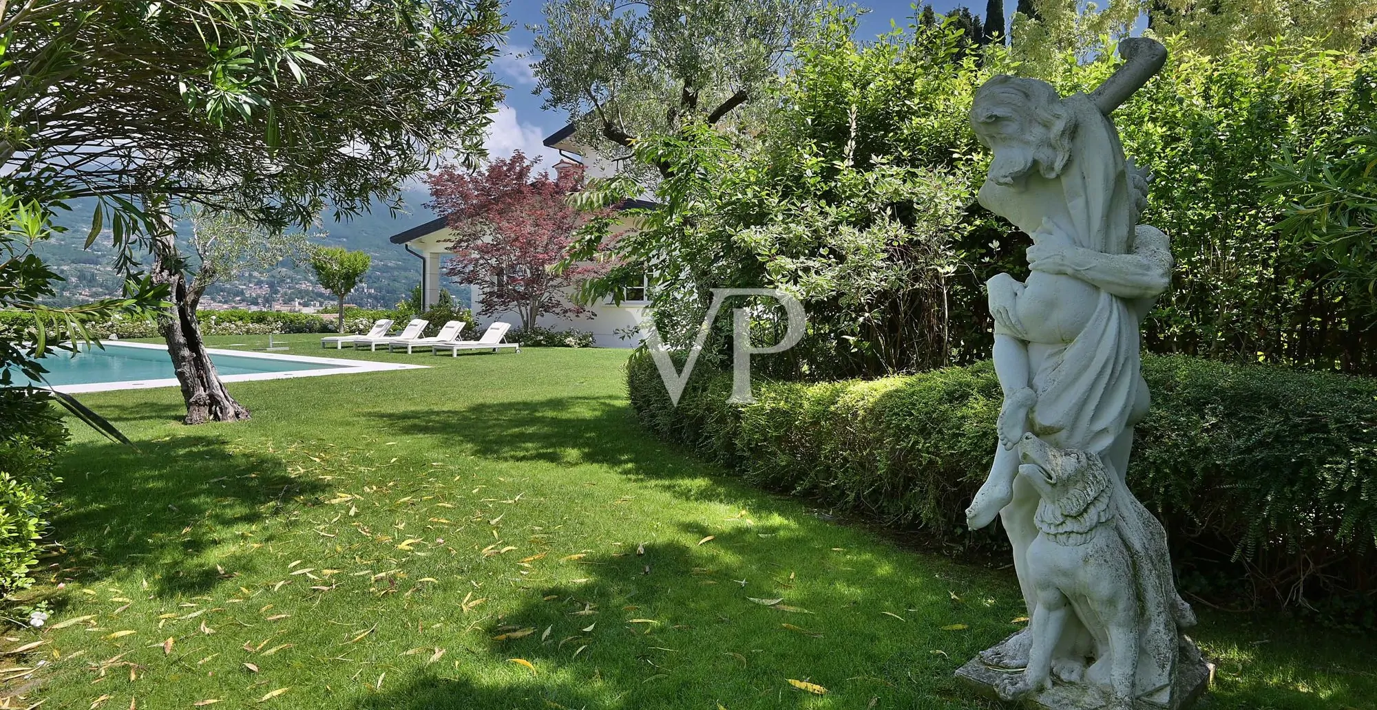 Herrschaftliche Villa mit bezauberndem Seeblick