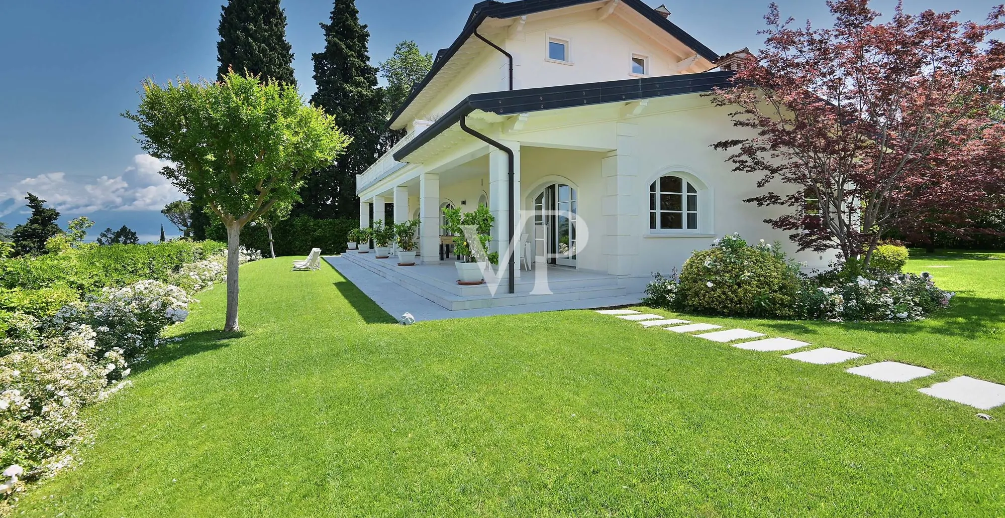 Herrschaftliche Villa mit bezauberndem Seeblick