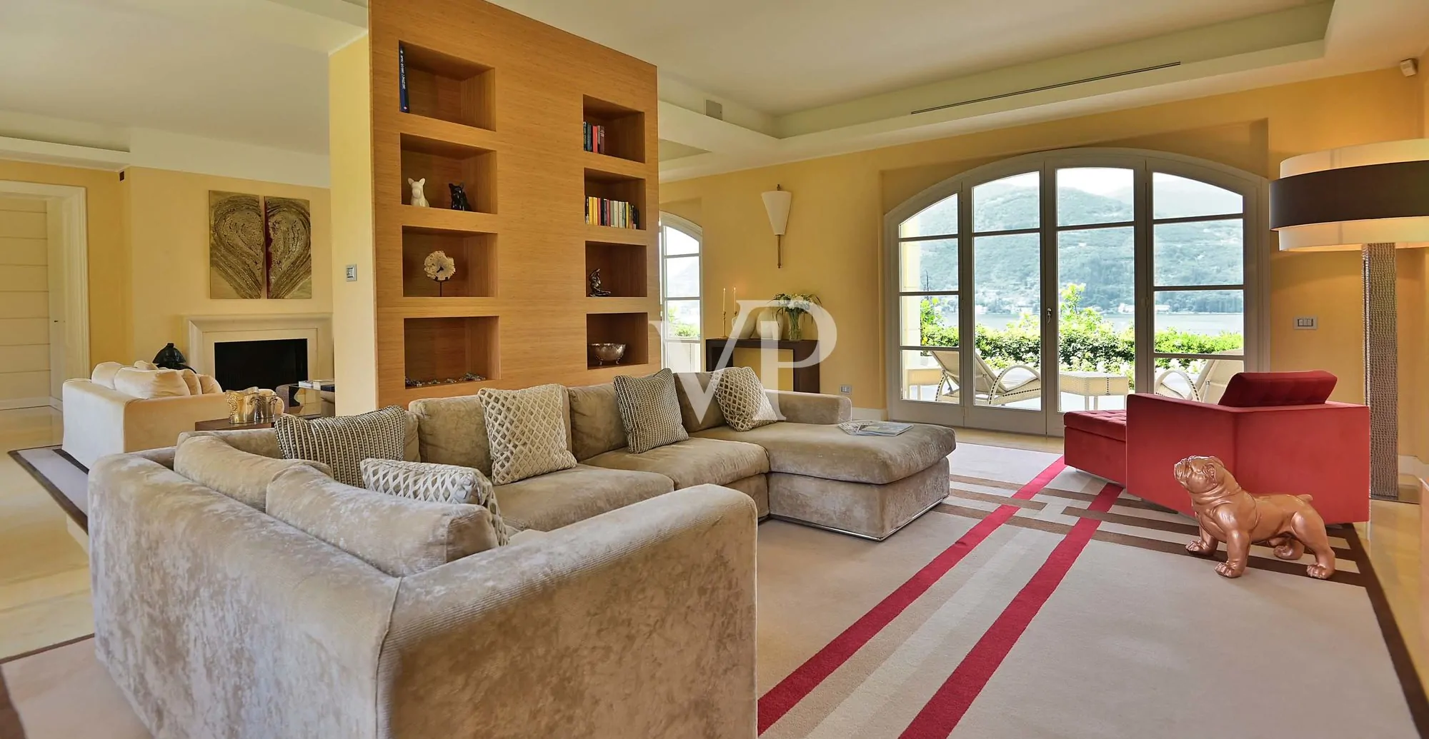 Herrschaftliche Villa mit bezauberndem Seeblick