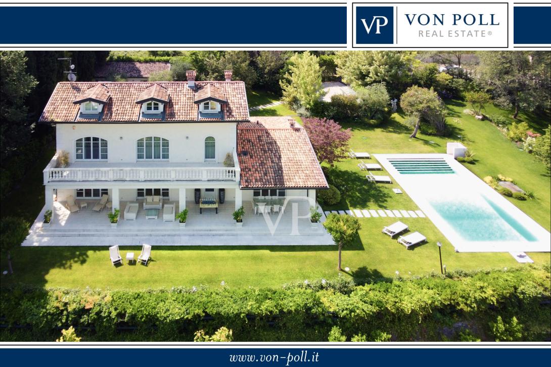 Beautiful villa with 
enchanting lake view