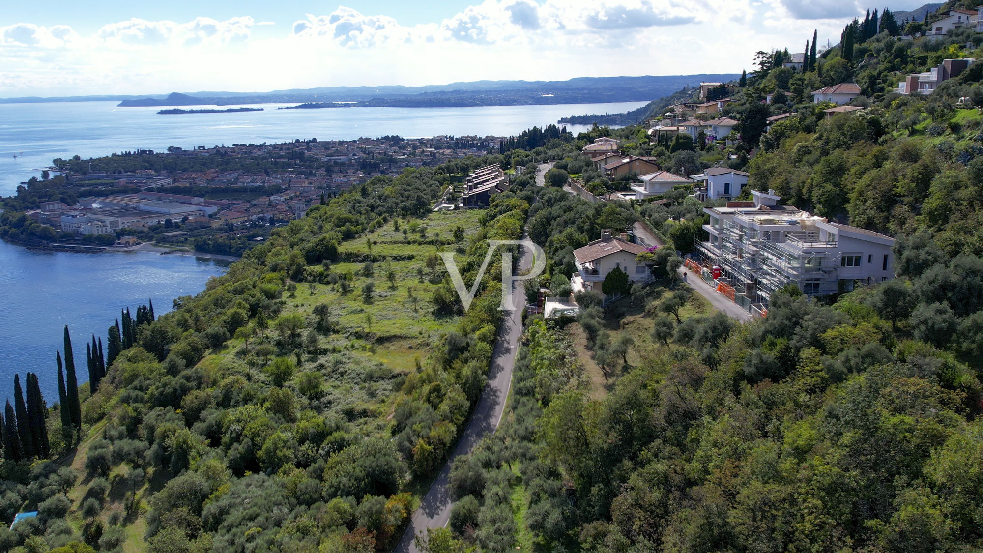 Wunderschöne Villa mit Seeblick und privatem Pool