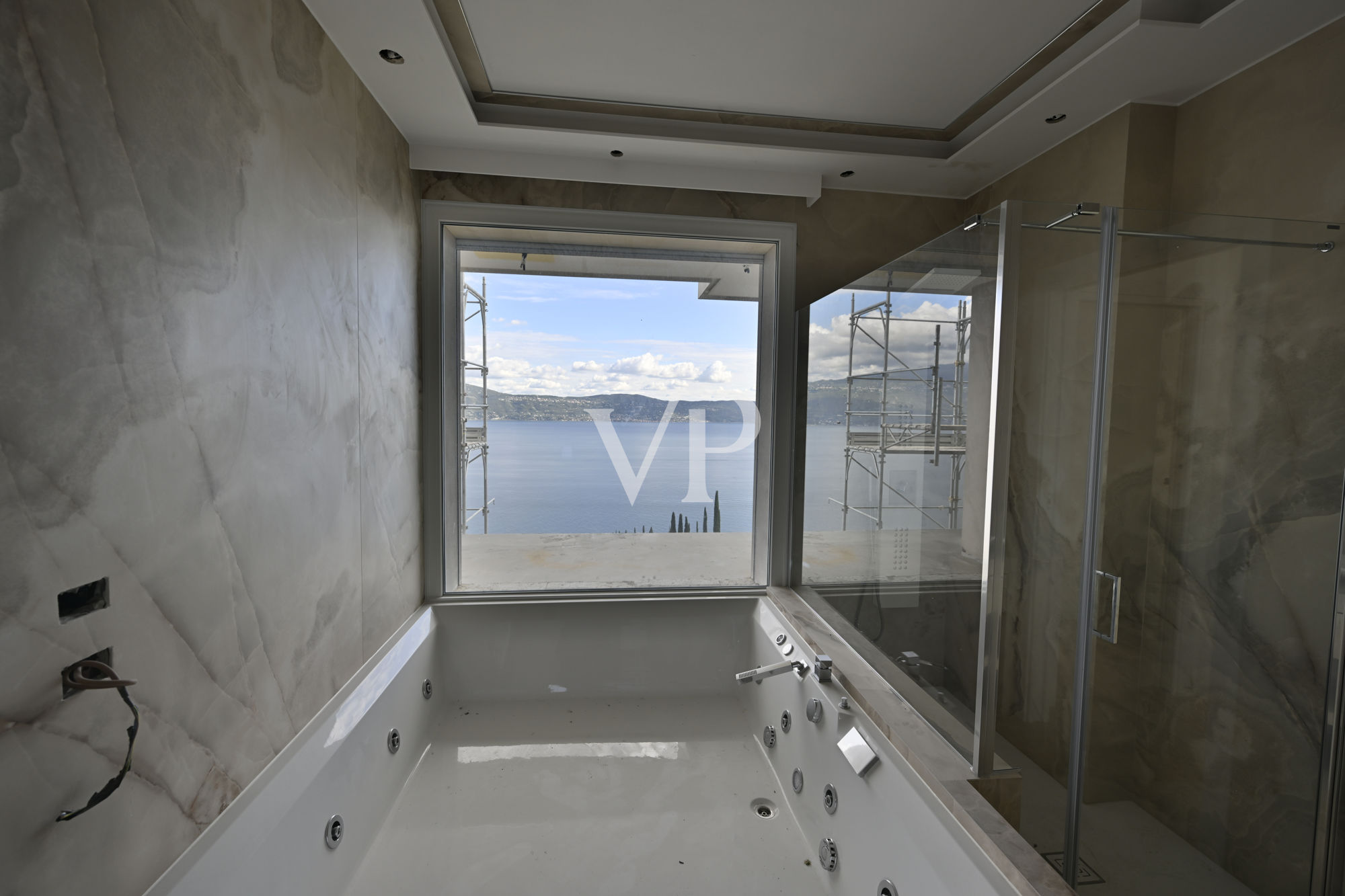 Superbe villa avec vue sur le lac et piscine privée