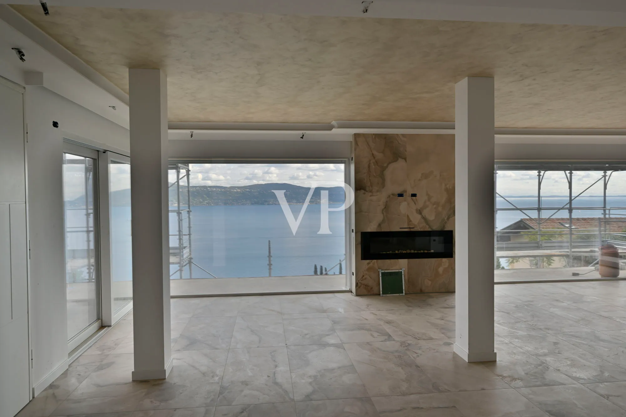 Wunderschöne Villa mit Seeblick und privatem Pool