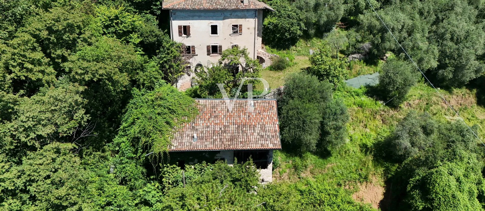 La villa e la dependance