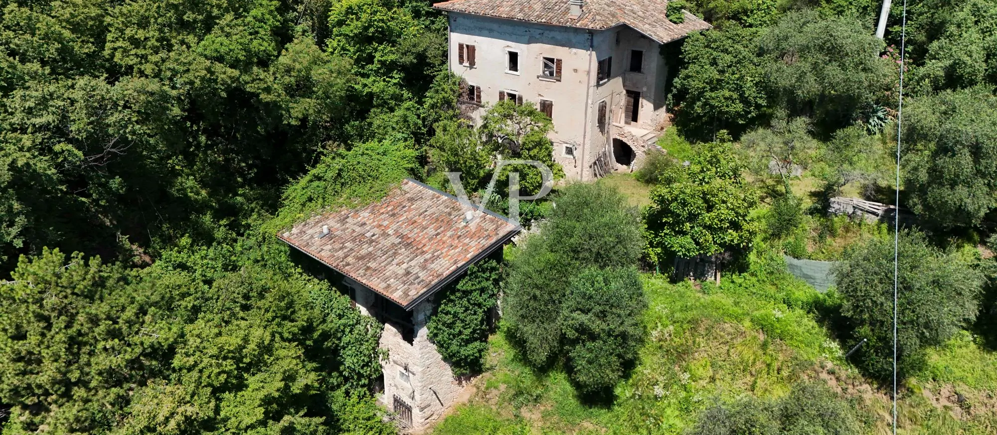 La villa e la dependance