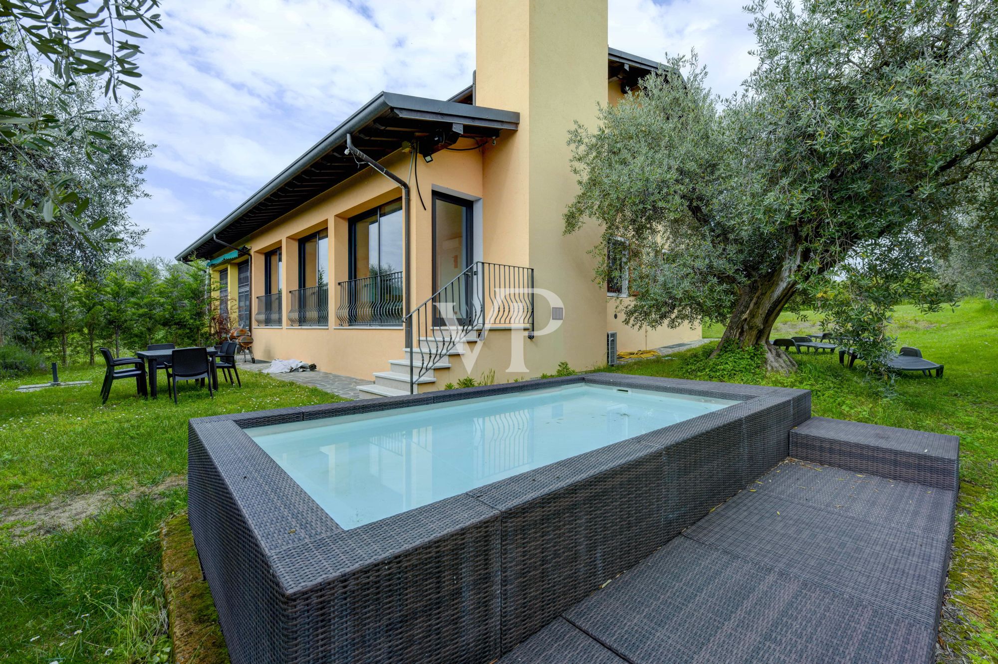 Vacation home, Agriturismo, riding arena and B&B nestled in 3 hectares of olive grove