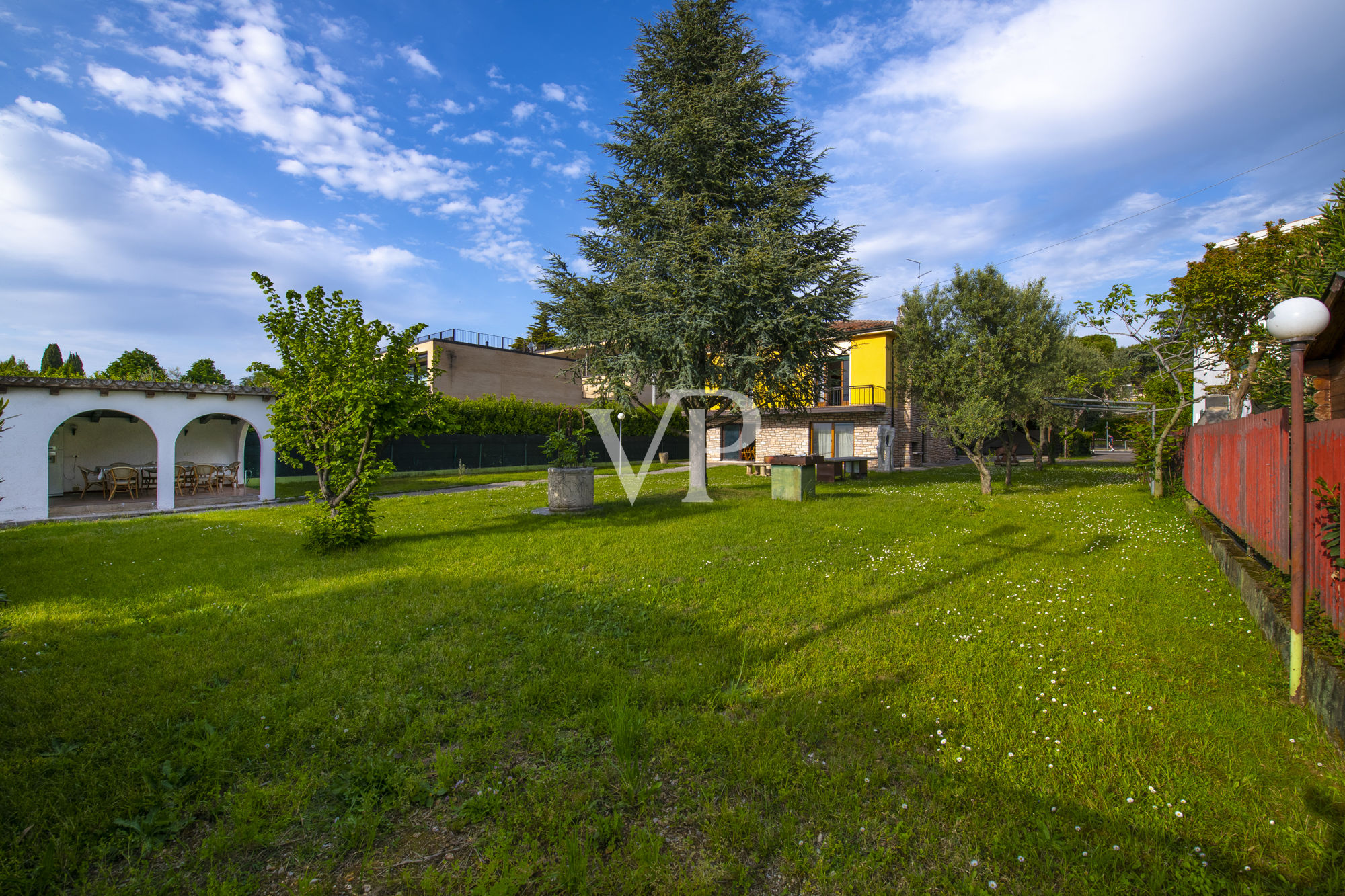 Bardolino: Detached Lakefront Villa